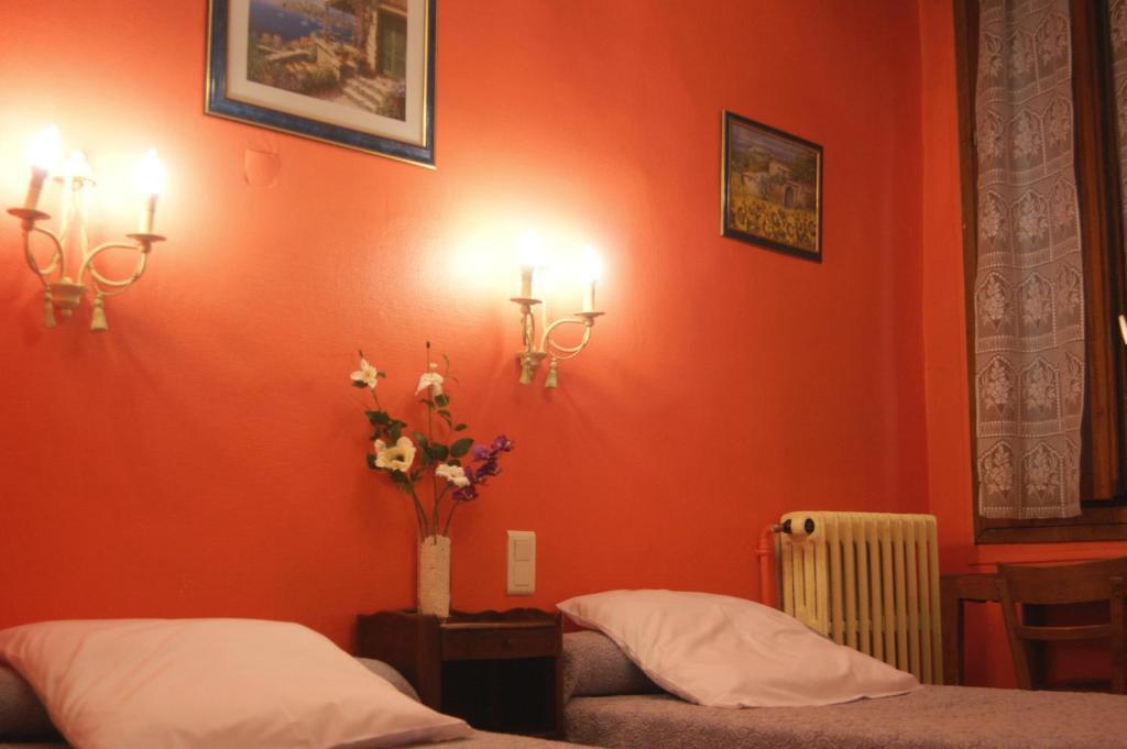 Hotel Innova Cardabella Авиньон Номер фото